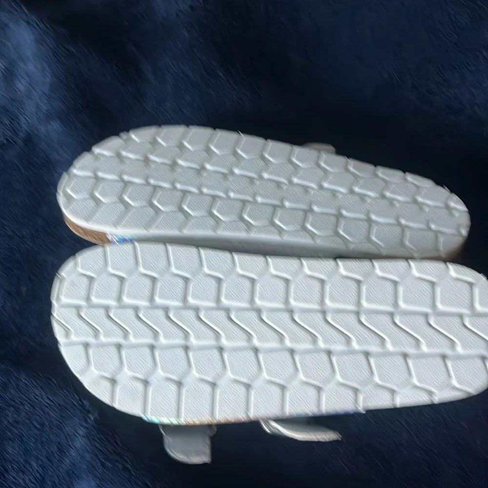 Gap sandals